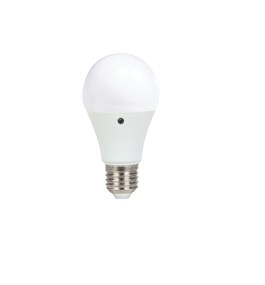 V-TAC VT-2016 Lampadina LED E27 9W Bulb A60 con sensore crepuscolare - 6400K Bianco freddo - SKU 4461